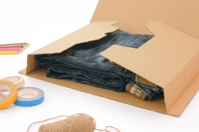 Wrap Around Size Adjustable Packaging